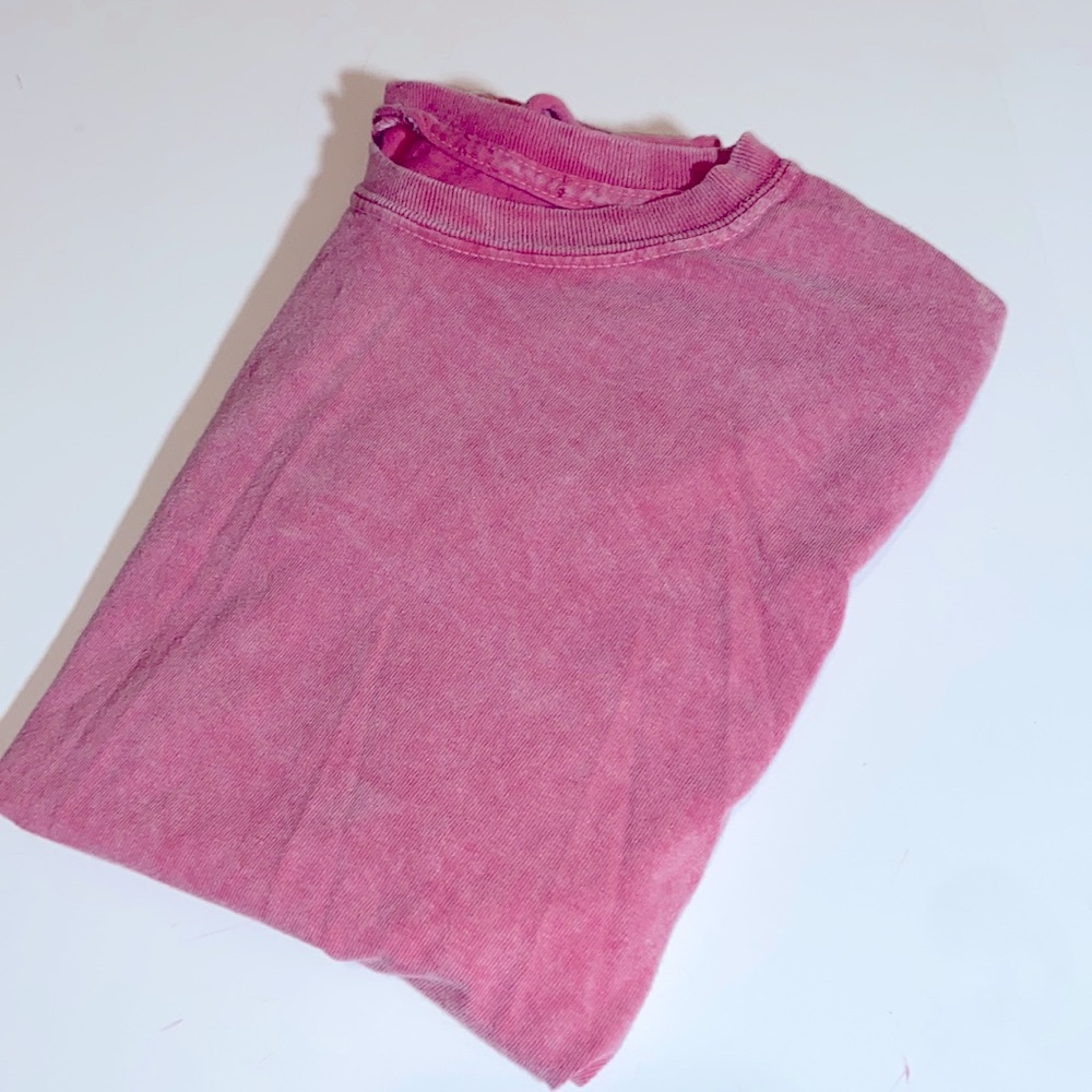 Pink crop T shirt. Size: Medium Condition: good